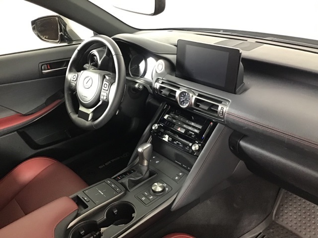 2022 Lexus IS 300 photo 22
