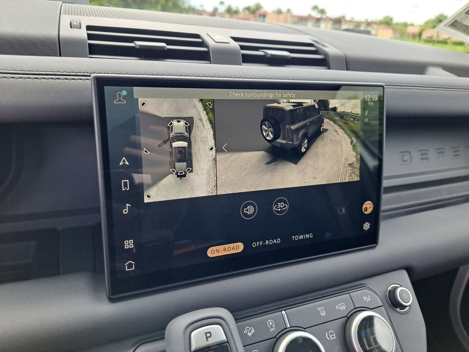 2025 Land Rover Defender 110 S photo 15
