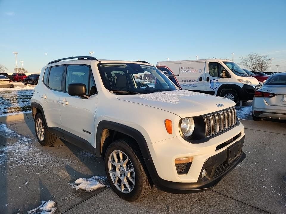 Used 2022 Jeep Renegade Latitude with VIN ZACNJDB11NPN72807 for sale in Kansas City