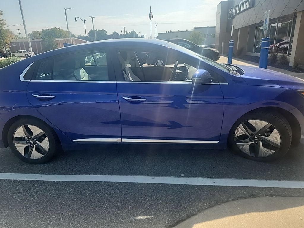 2021 Hyundai Ioniq Limited photo 2