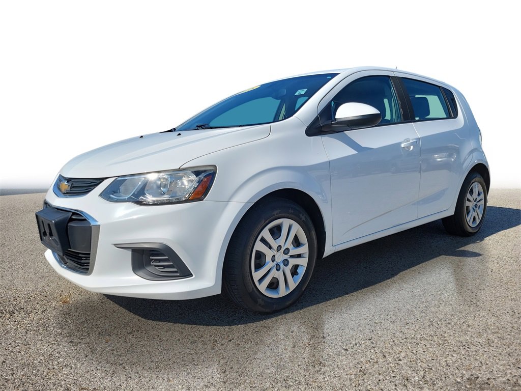 2017 Chevrolet Sonic LT photo 2