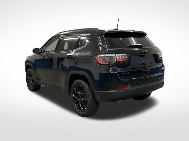 2026 Jeep Compass Latitude photo 3
