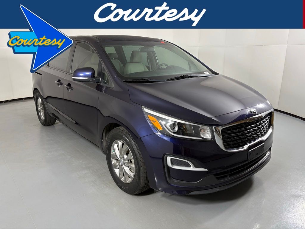 2021 Kia Sedona LX's photo