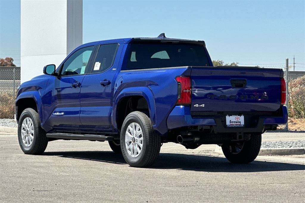 2025 Toyota Tacoma SR5 4x4 Double Cab photo 6