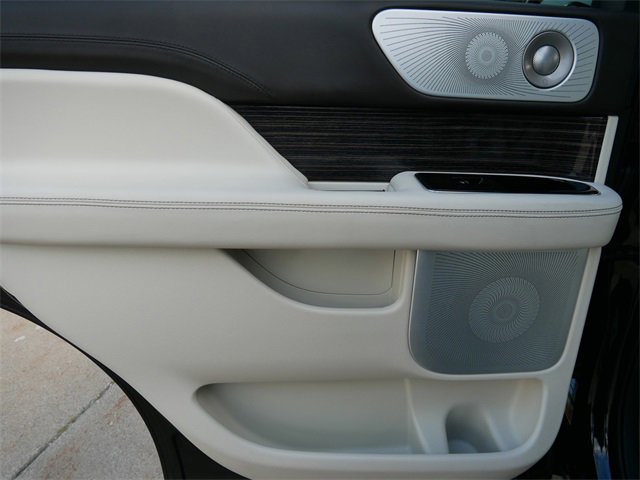2023 Lincoln Navigator Black Label photo 13