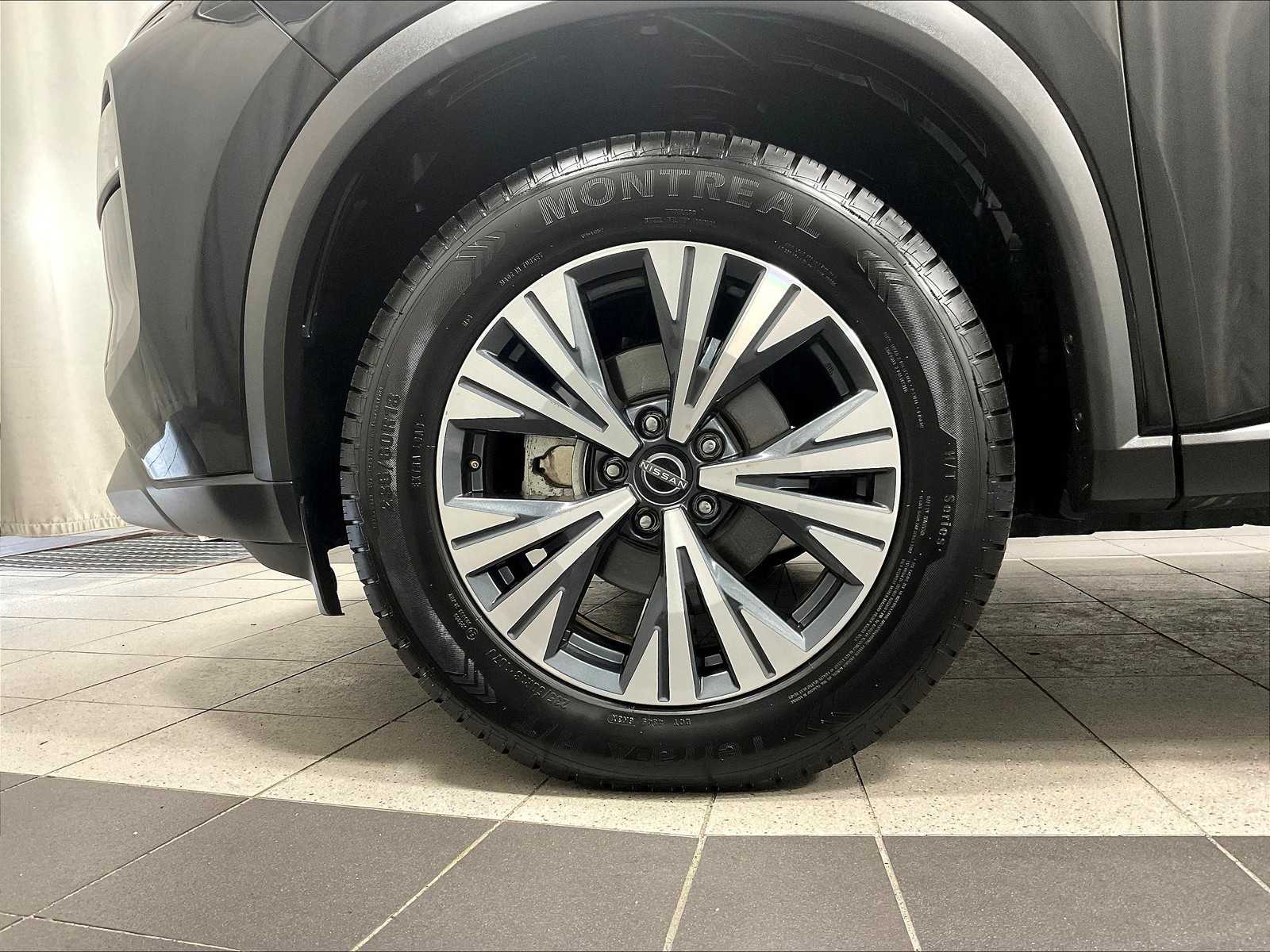 2023 Nissan Rogue SV photo 7