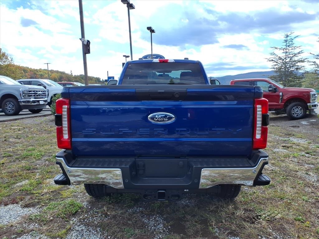 2026 Ford F-350 XLT photo 4