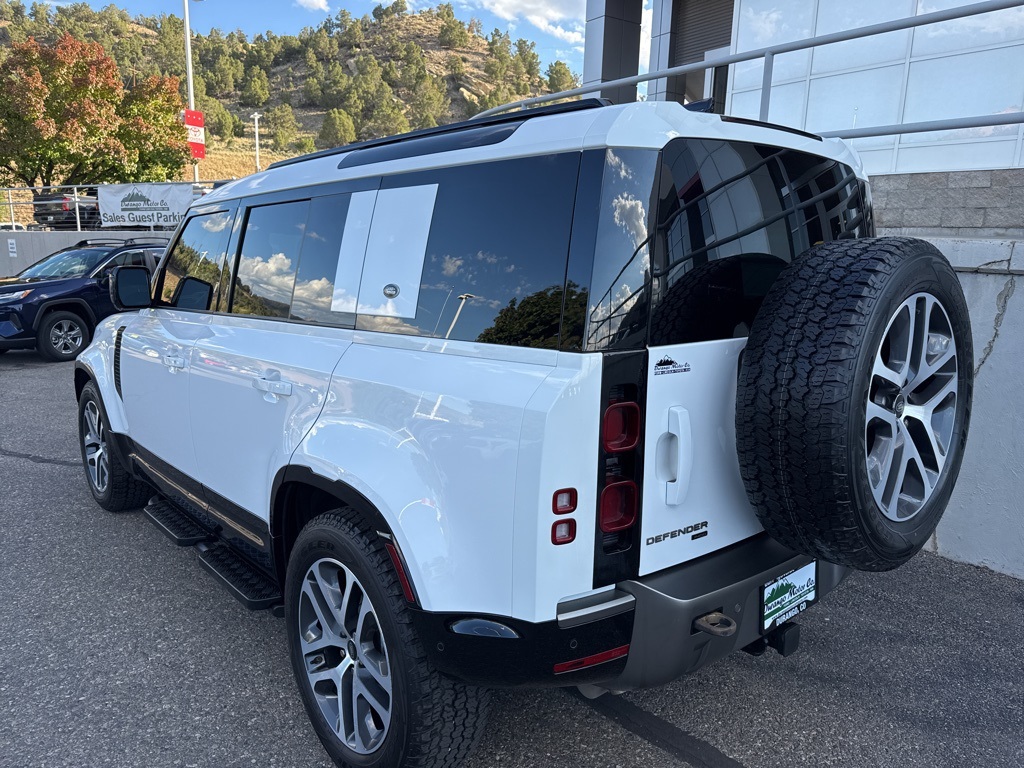 2022 Land Rover Defender 110 X-Dynamic HSE photo 11