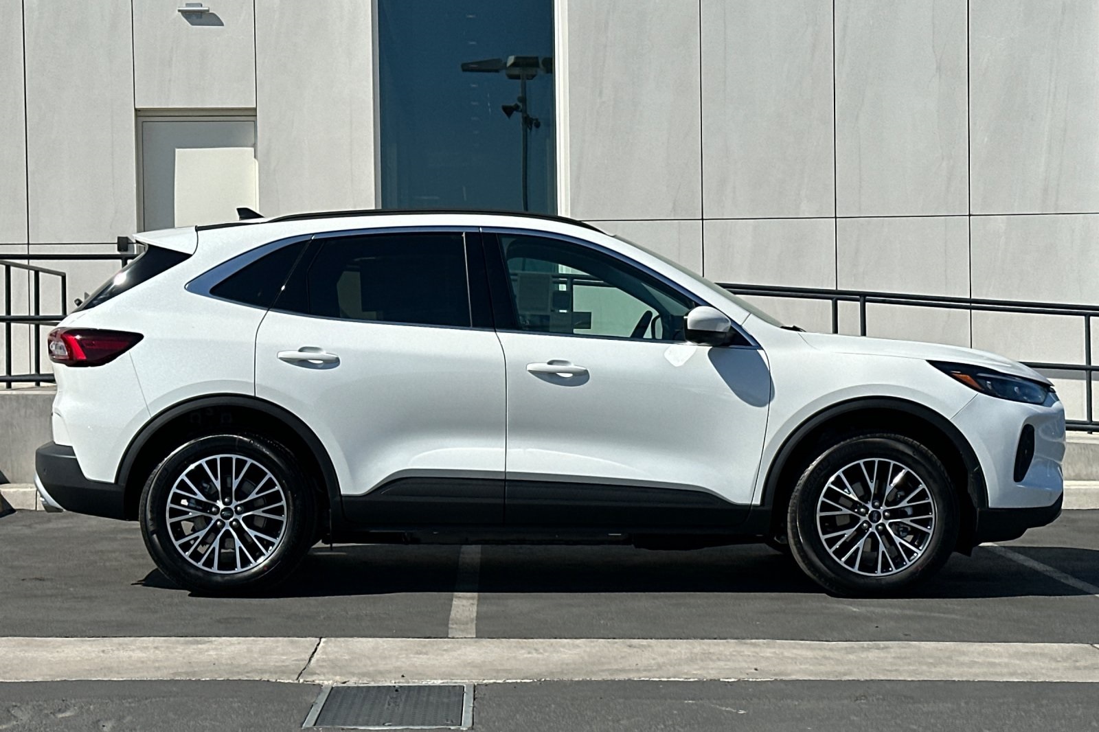 2025 Ford Escape Plug-In Hybrid Base photo 2