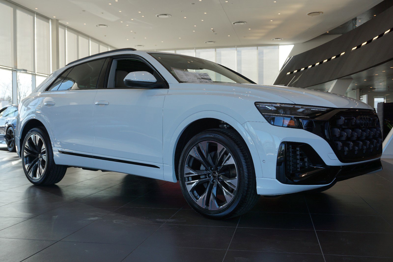 2025 Audi Q8 Premium's photo