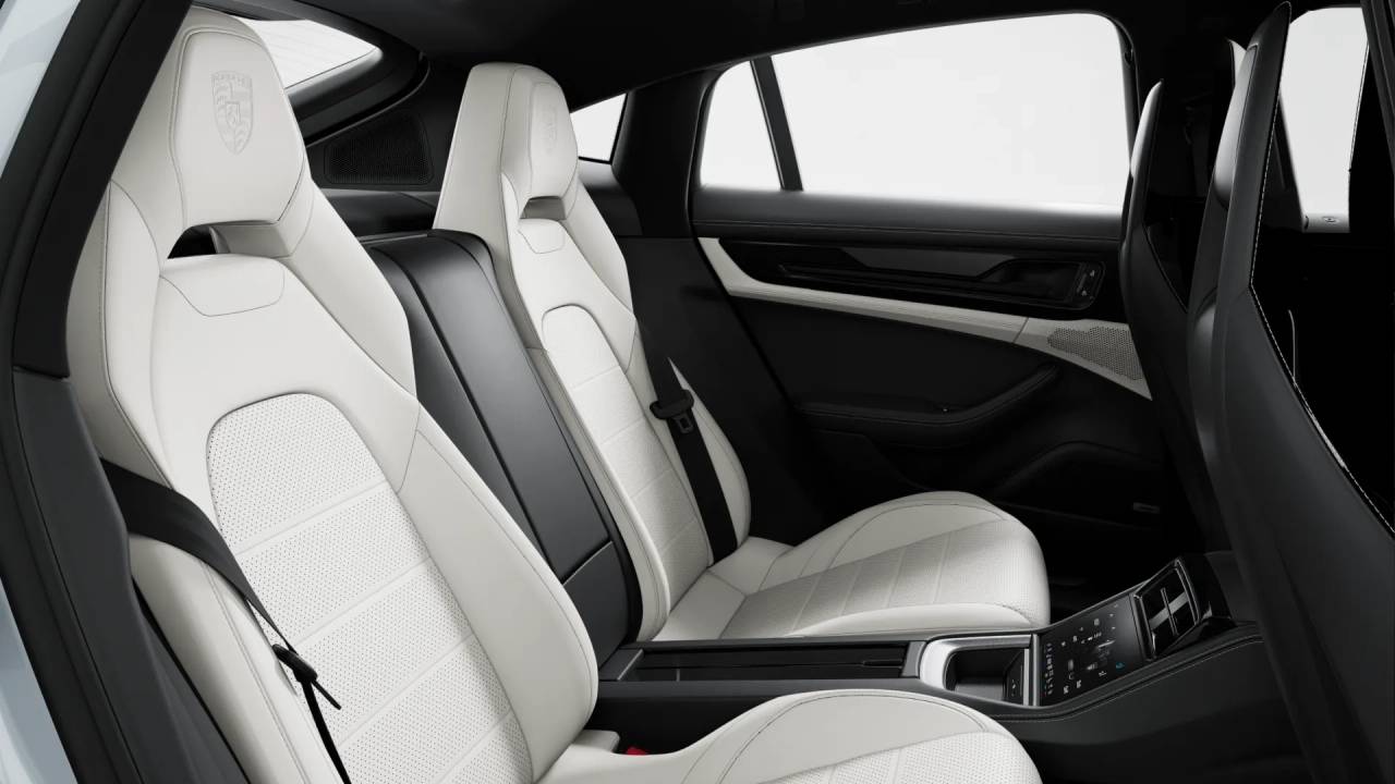 2026 Porsche Panamera 4 E-Hybrid photo 11
