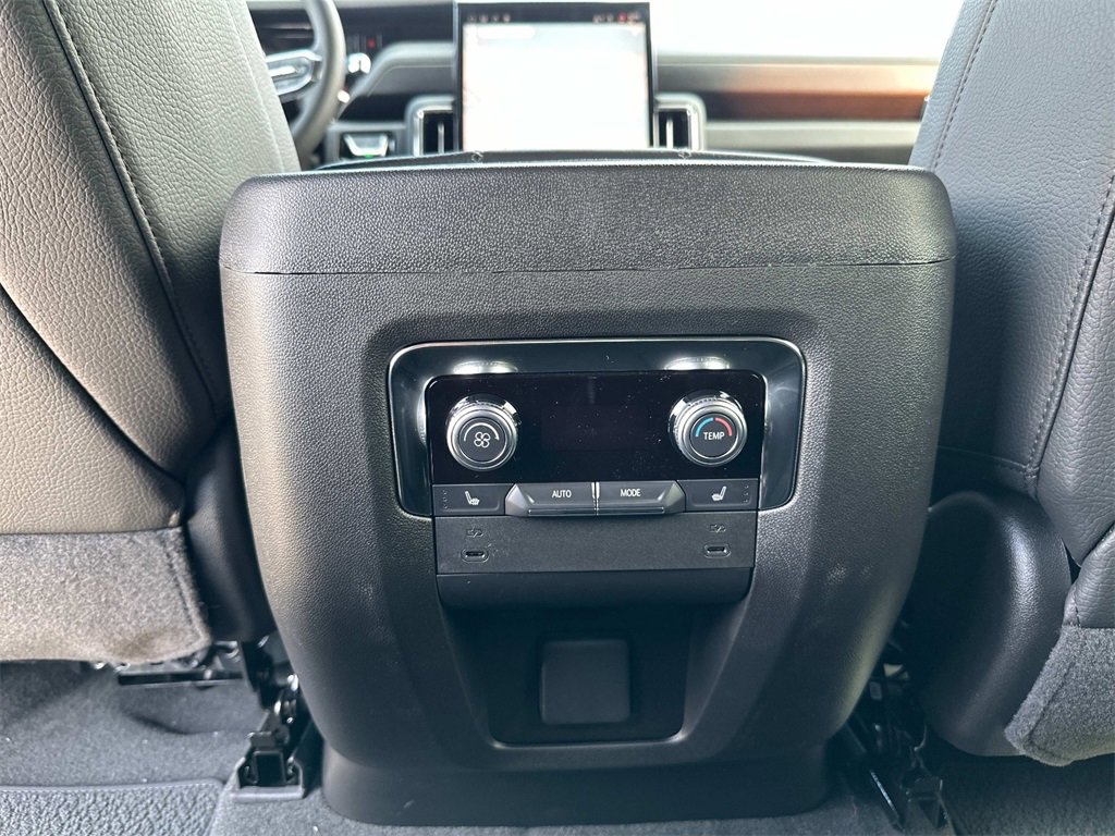 2025 Gmc Yukon Denali photo 13