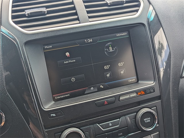 2016 Ford Explorer XLT photo 19
