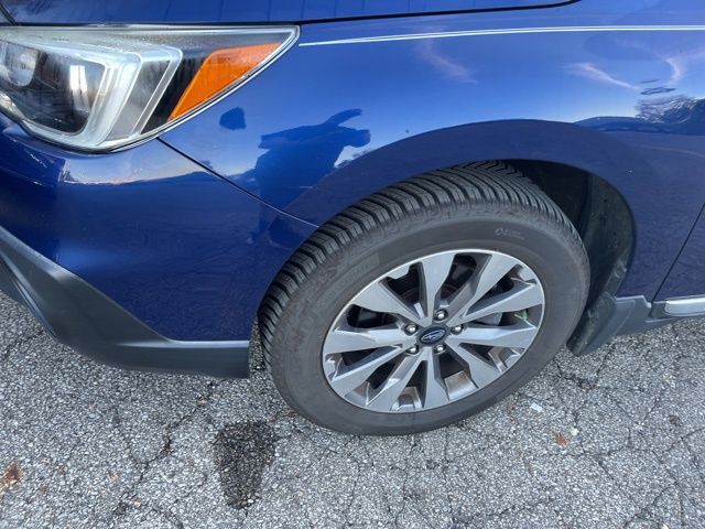 2017 Subaru Outback 2.5i Touring photo 4
