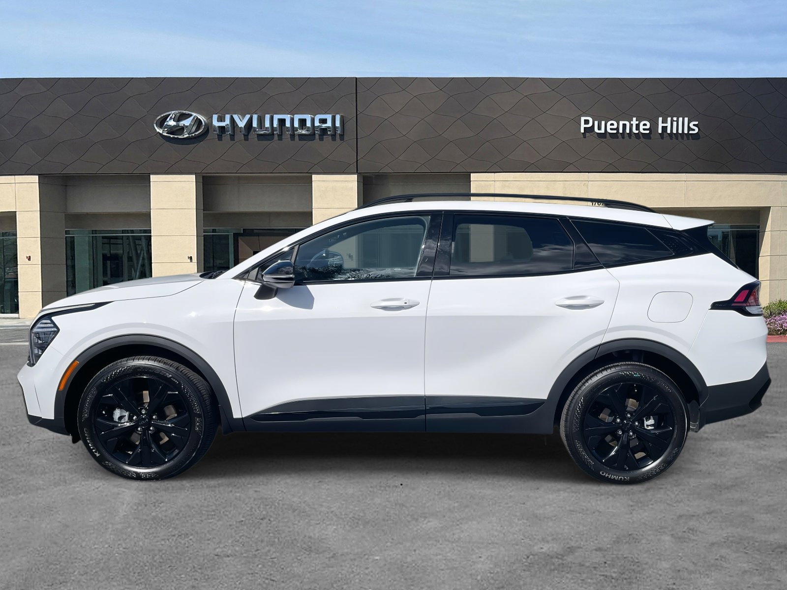 2025 Kia Sportage X-Line photo 2