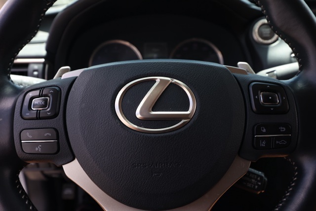 2020 Lexus IS 300 photo 23