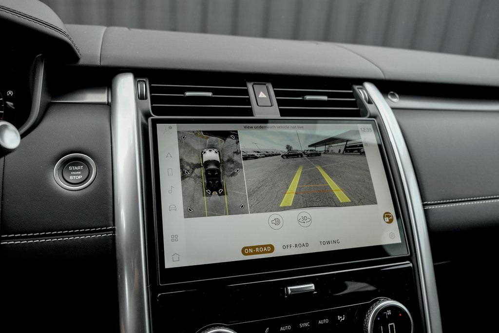2025 Land Rover Discovery Metropolitan Edition photo 12