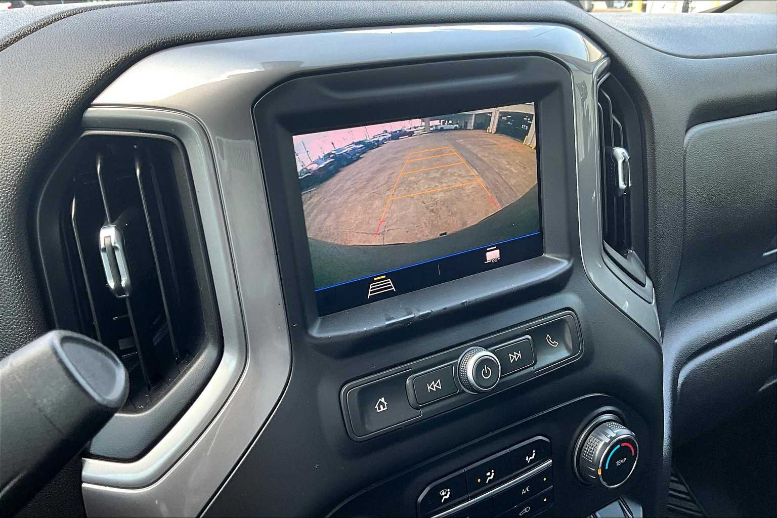 2020 Chevrolet Silverado 1500 Custom photo 25