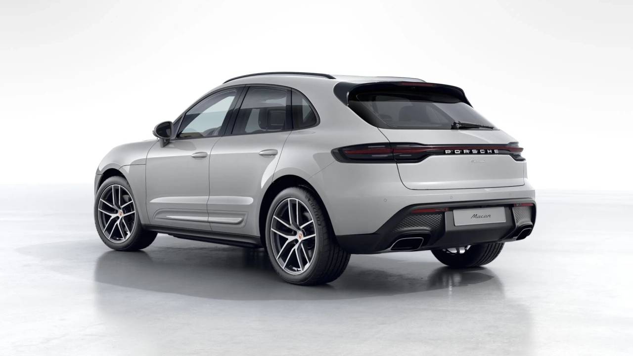 2026 Porsche Macan T photo 2