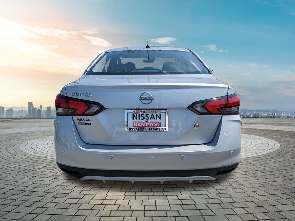 2025 Nissan Versa S photo 4