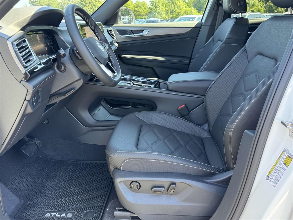 2026 Volkswagen Atlas Cross Sport SE Technology photo 13
