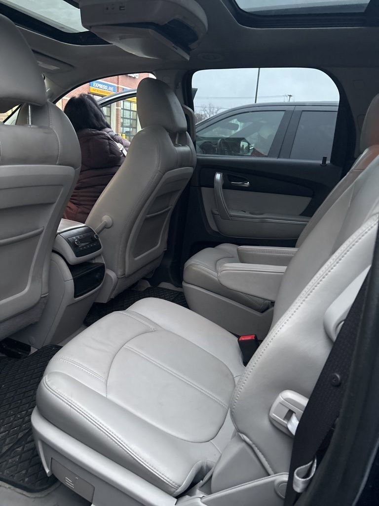 2012 Gmc Acadia SLT photo 2