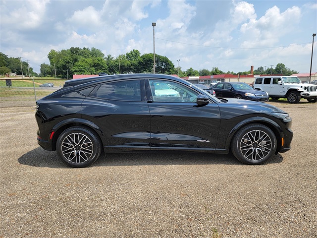 2024 Ford Mustang Mach-E Premium photo 3