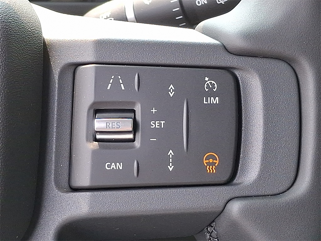 2025 Land Rover Defender 110 S photo 14