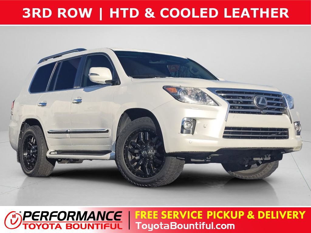 2015 Lexus LX 570's photo