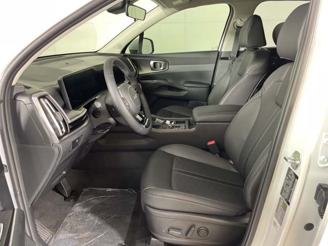 2025 Kia Sorento S photo 16
