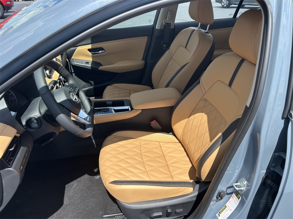 2025 Nissan Sentra SV photo 9