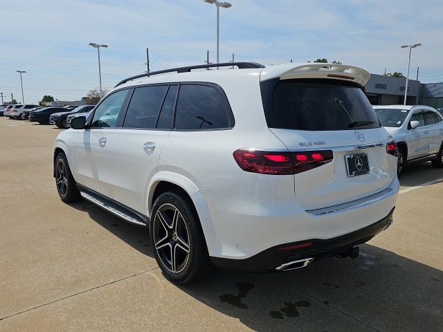 2025 Mercedes Benz GLS 450 4MATIC photo 4