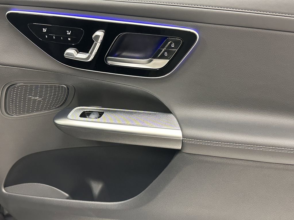 2026 Mercedes Benz GLC 300 photo 28