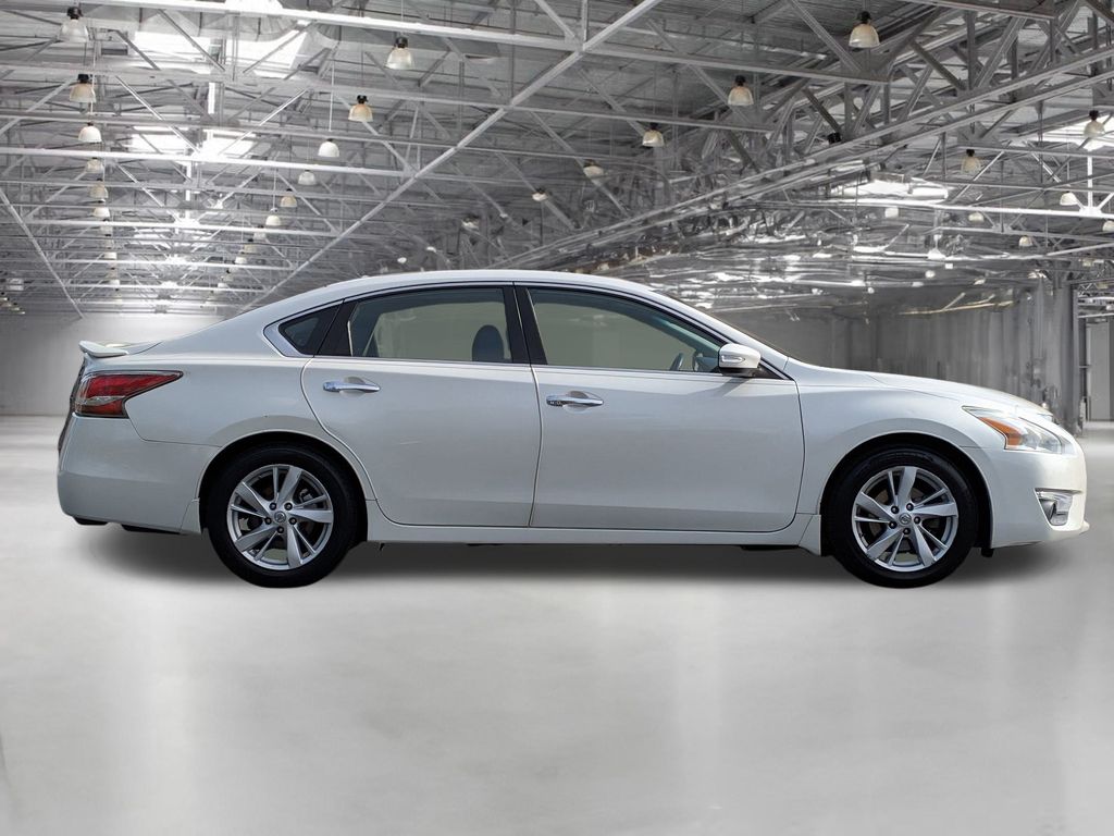 2013 Nissan Altima 2.5 SV photo 3