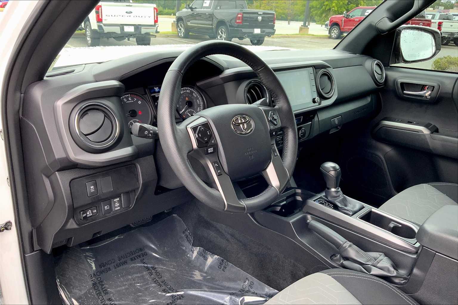 2023 Toyota Tacoma TRD photo 16