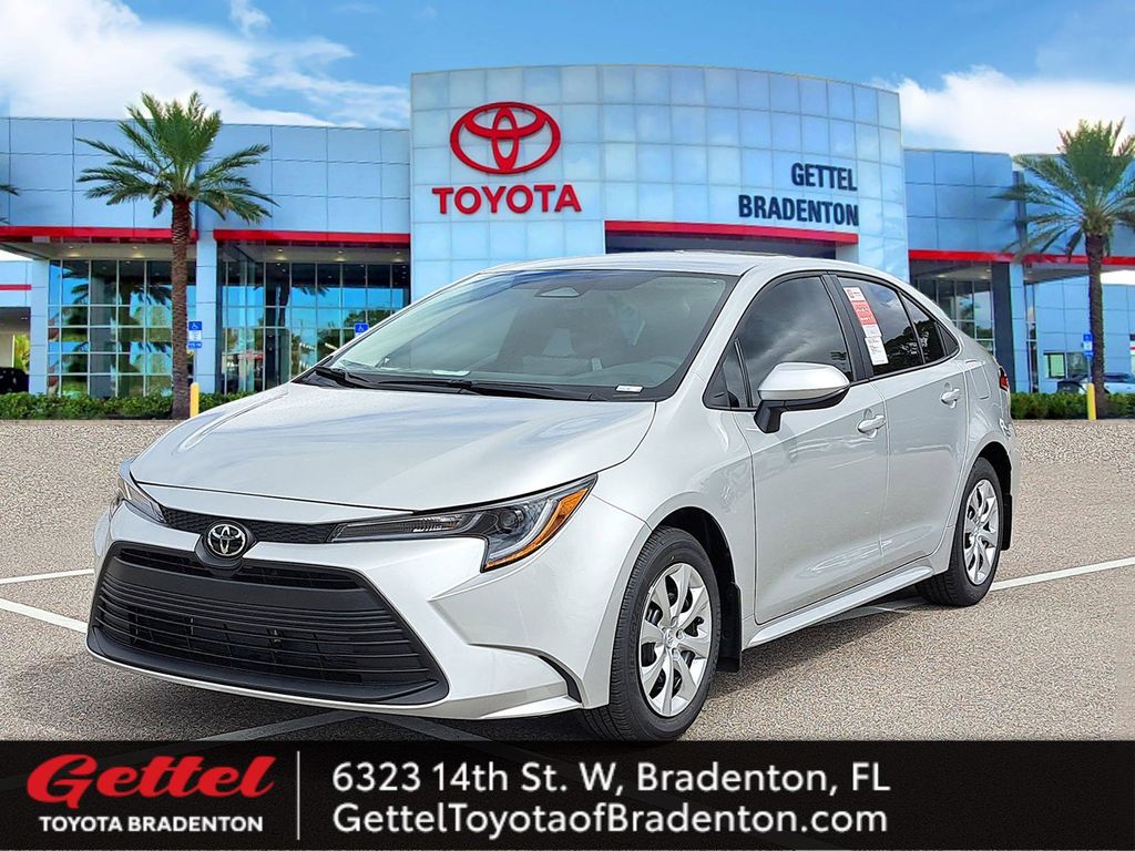 2026 Toyota Corolla LE's photo