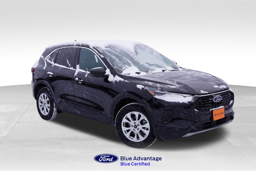 2024 Ford Escape Active's photo