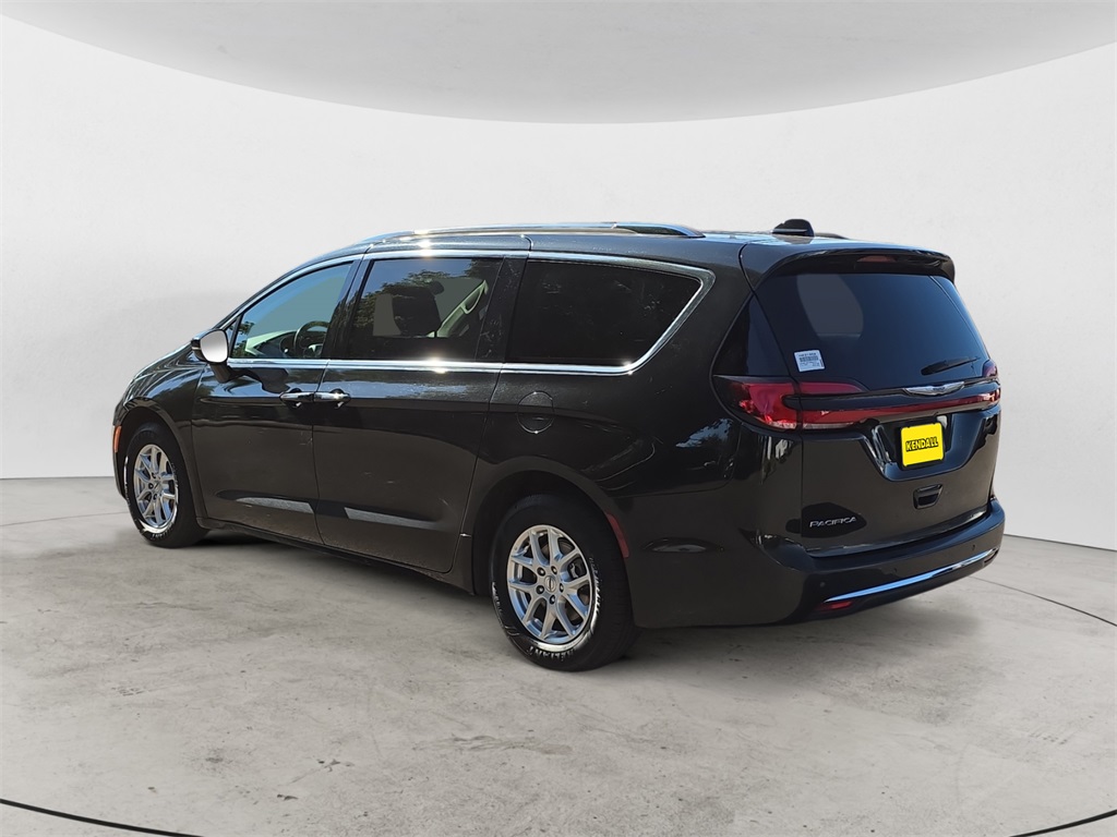 2021 Chrysler Pacifica Touring L photo 3