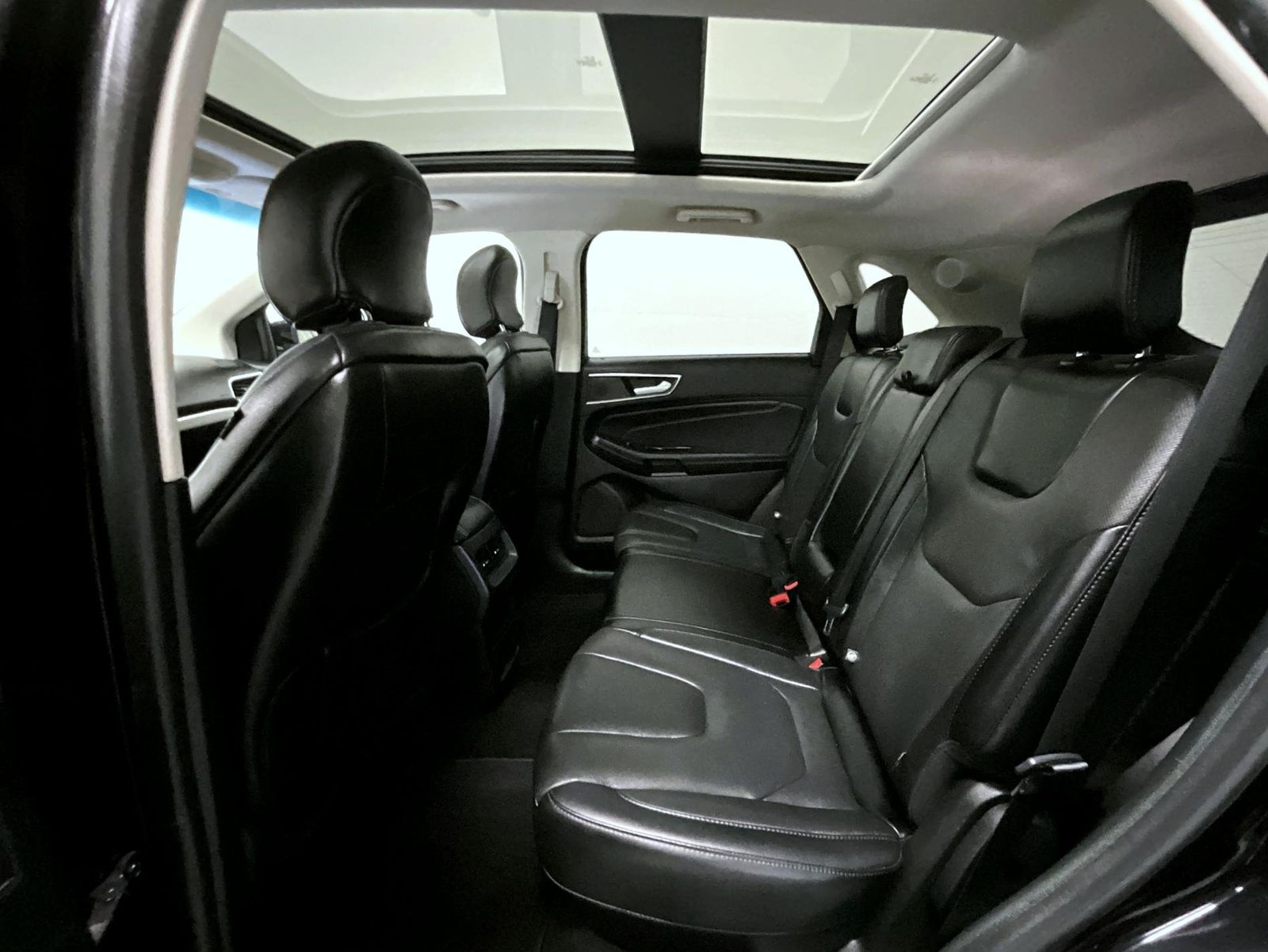 2019 Ford Edge Titanium photo 18