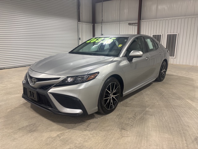 2022 Toyota Camry SE photo 4