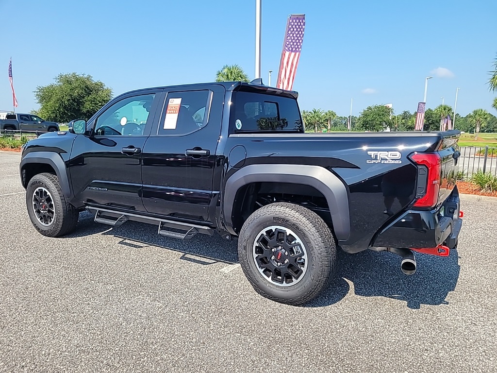 2024 Toyota Tacoma TRD Off-Road photo 3
