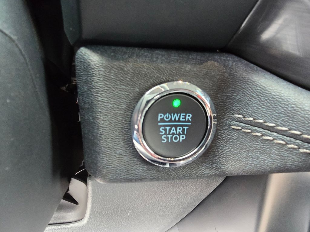 2025 Ford F-150 Lightning photo 17