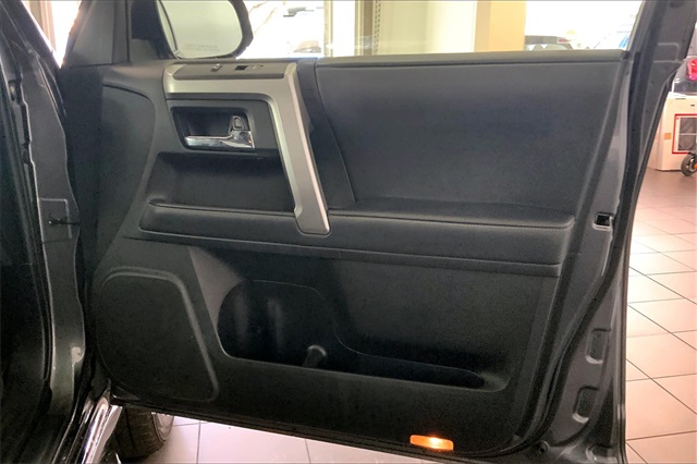 2020 Toyota 4Runner Limited 4WD photo 21
