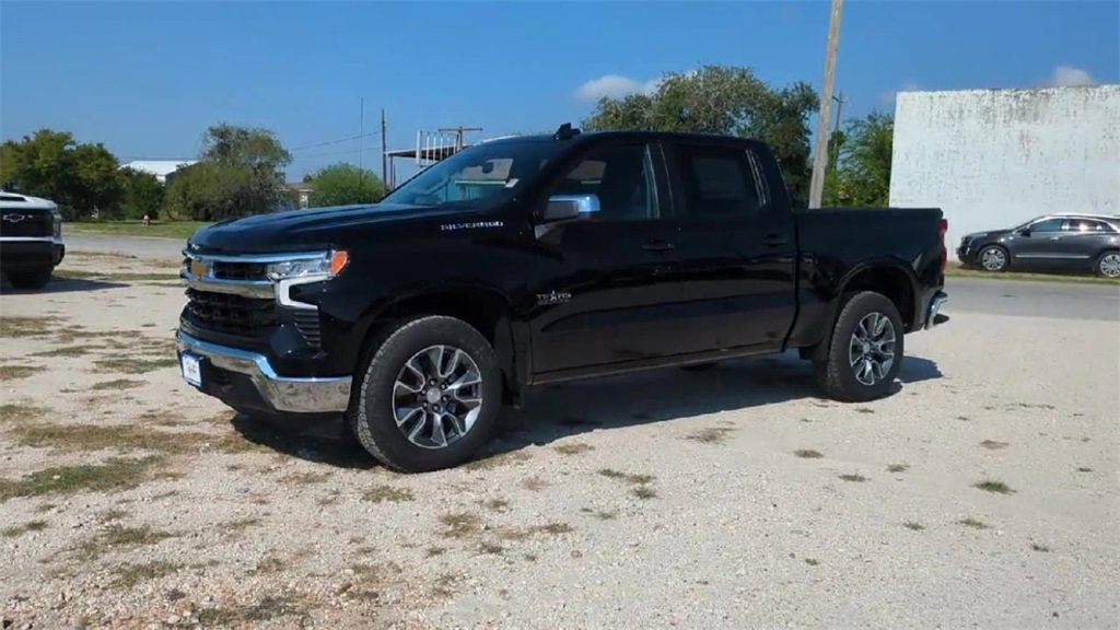 2026 Chevrolet Silverado 1500 LT photo 4