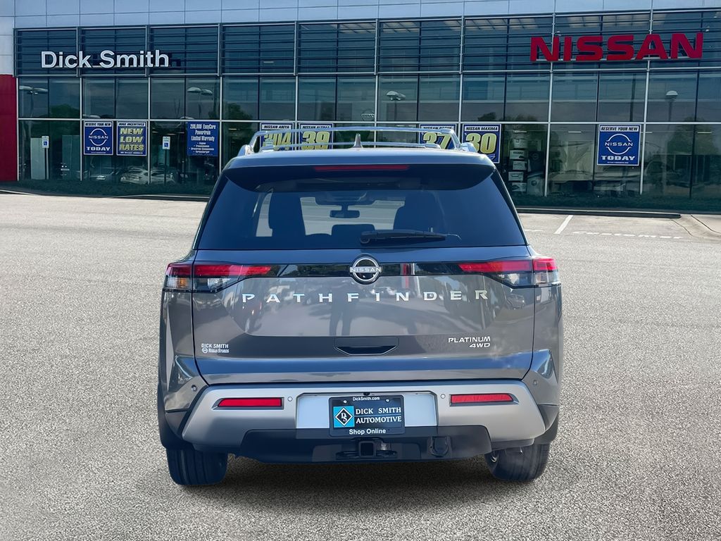 2025 Nissan Pathfinder Platinum photo 3