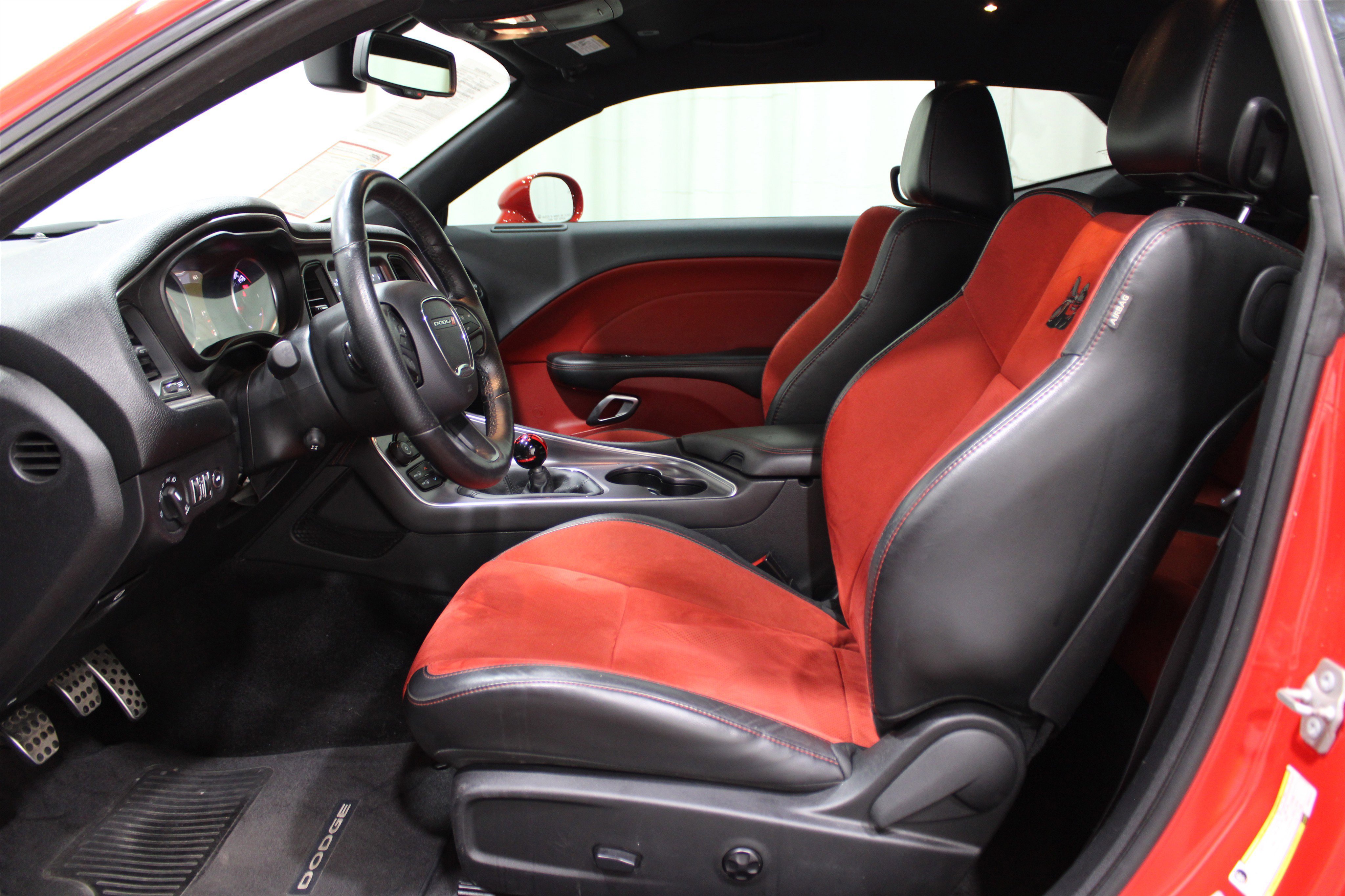 2017 Dodge Challenger 392 Scat Pack Shaker photo 3