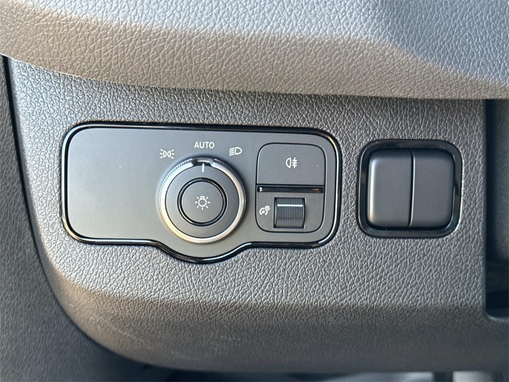 2026 Mercedes Benz Sprinter Crew Van photo 22