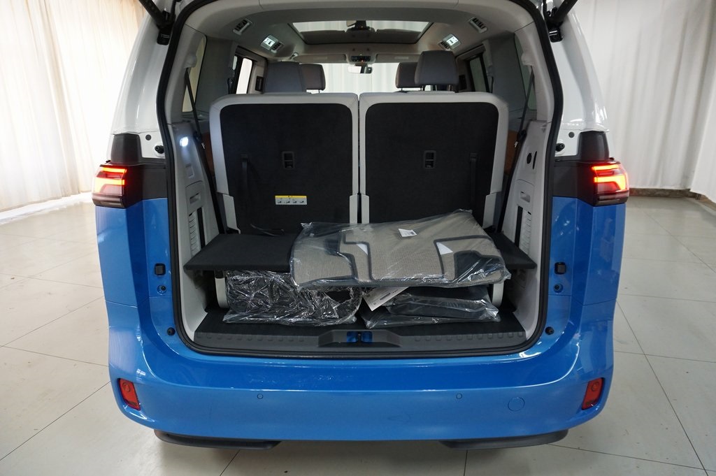 2025 Volkswagen ID. Buzz photo 31