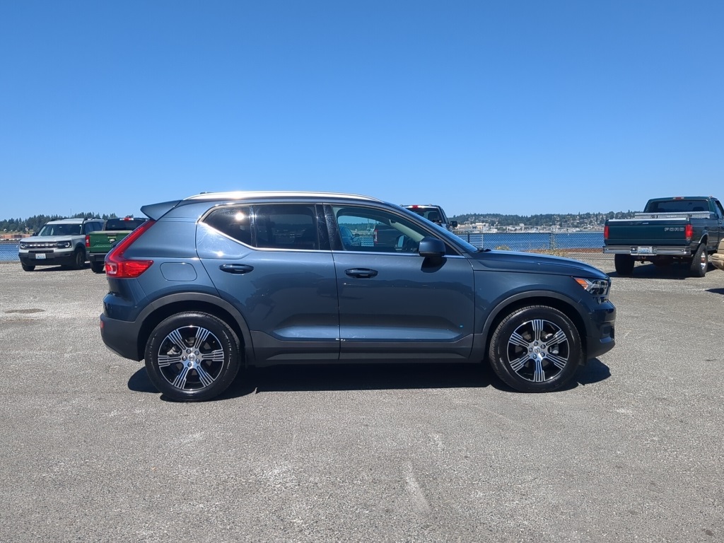 2022 Volvo XC40 T5 Inscription AWD photo 11