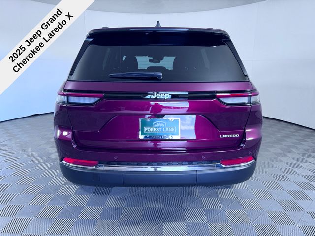 2025 Jeep Grand Cherokee Laredo X photo 4